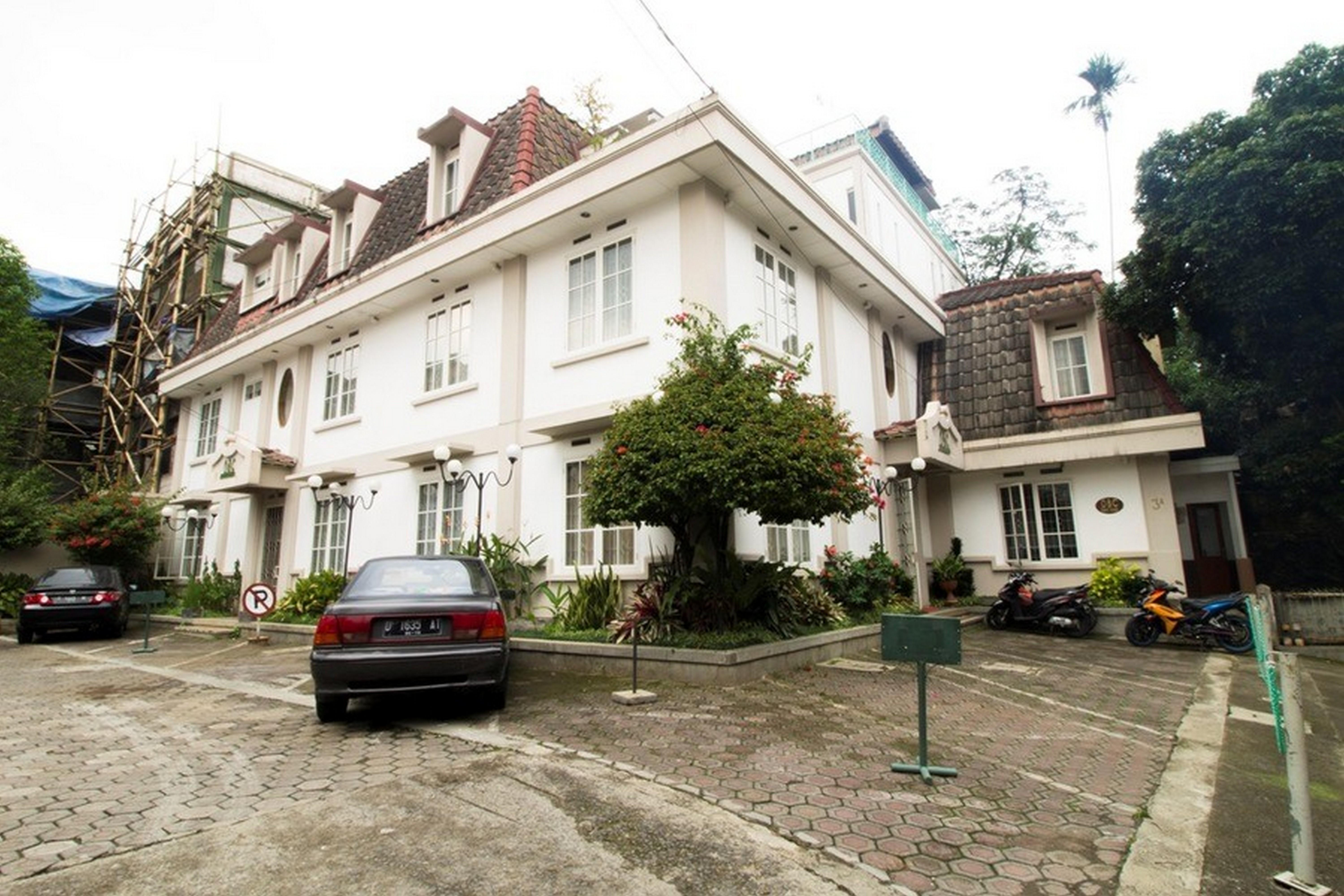 Reddoorz Plus Near Parahyangan University Бандунг Екстериор снимка