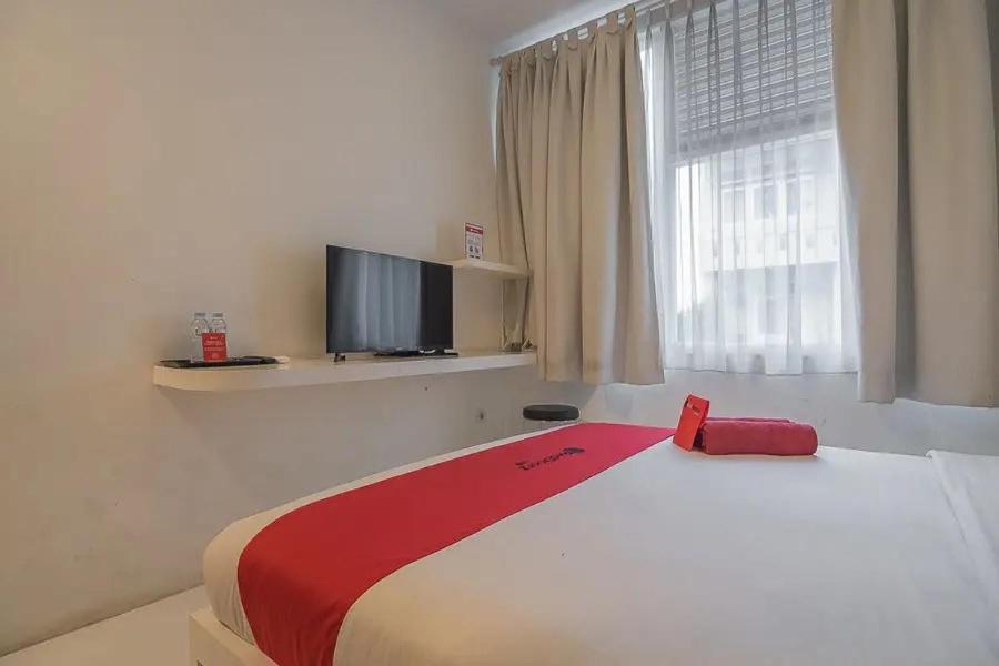 Reddoorz Plus Near Parahyangan University Бандунг Екстериор снимка
