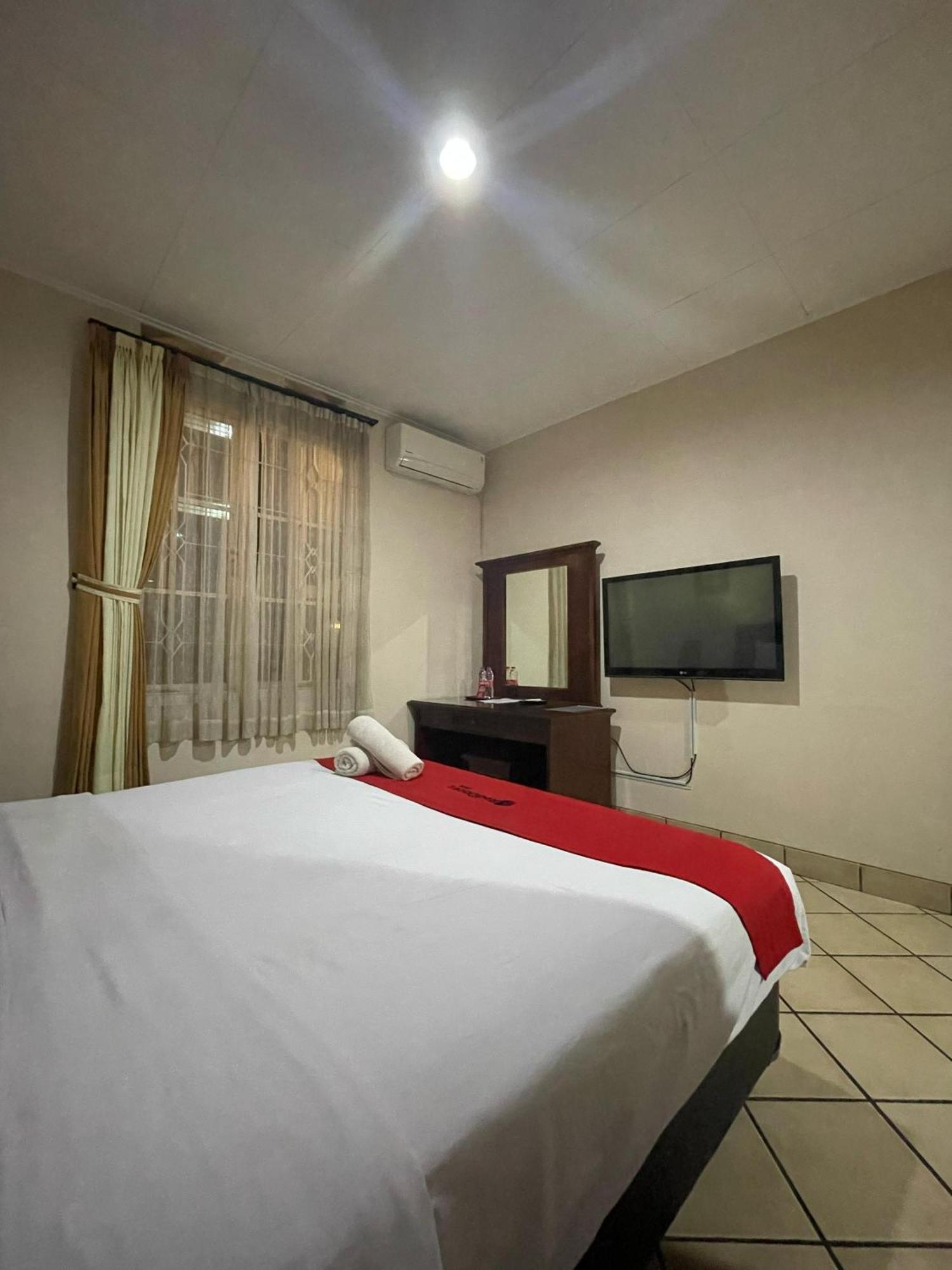 Reddoorz Plus Near Parahyangan University Бандунг Екстериор снимка