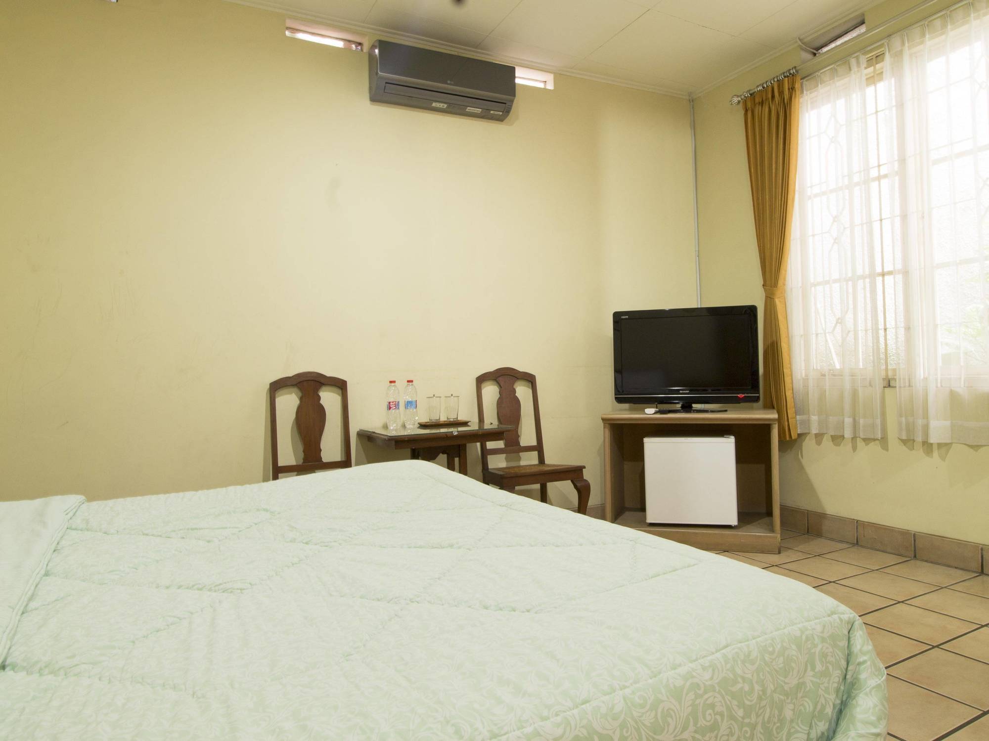 Reddoorz Plus Near Parahyangan University Бандунг Екстериор снимка