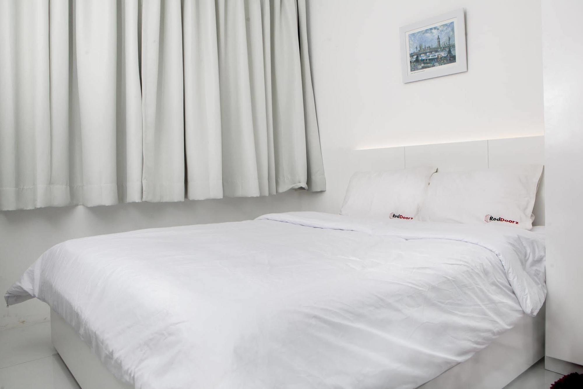 Reddoorz Plus Near Parahyangan University Бандунг Екстериор снимка